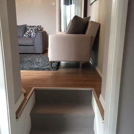 Perfect 2 Bedroom Flat Shepherds Bush W12 ลอนดอน ภายนอก รูปภาพ