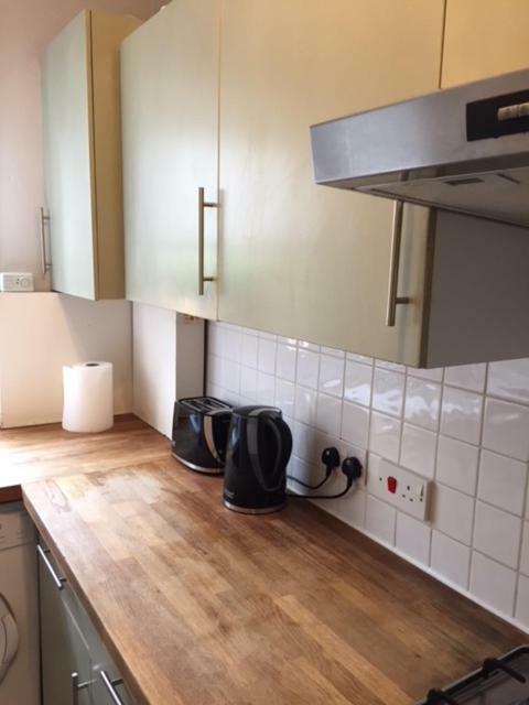 Perfect 2 Bedroom Flat Shepherds Bush W12 ลอนดอน ภายนอก รูปภาพ